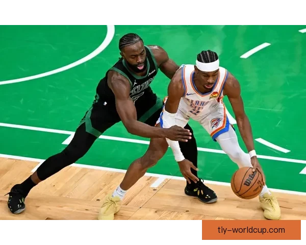 亚历山大破张伯伦纪录 连续127场20+